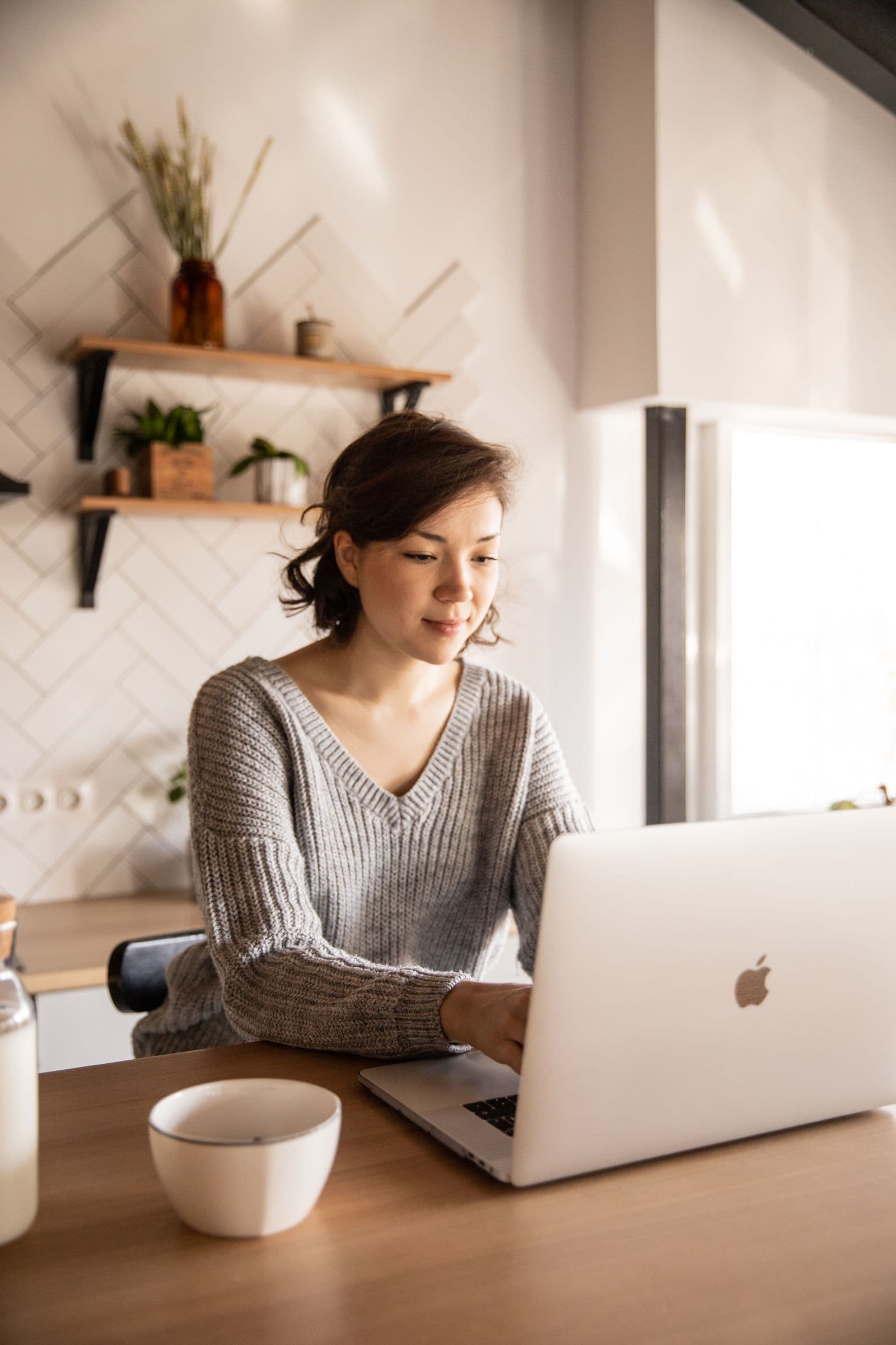 Operator editing the site at a kitchen table